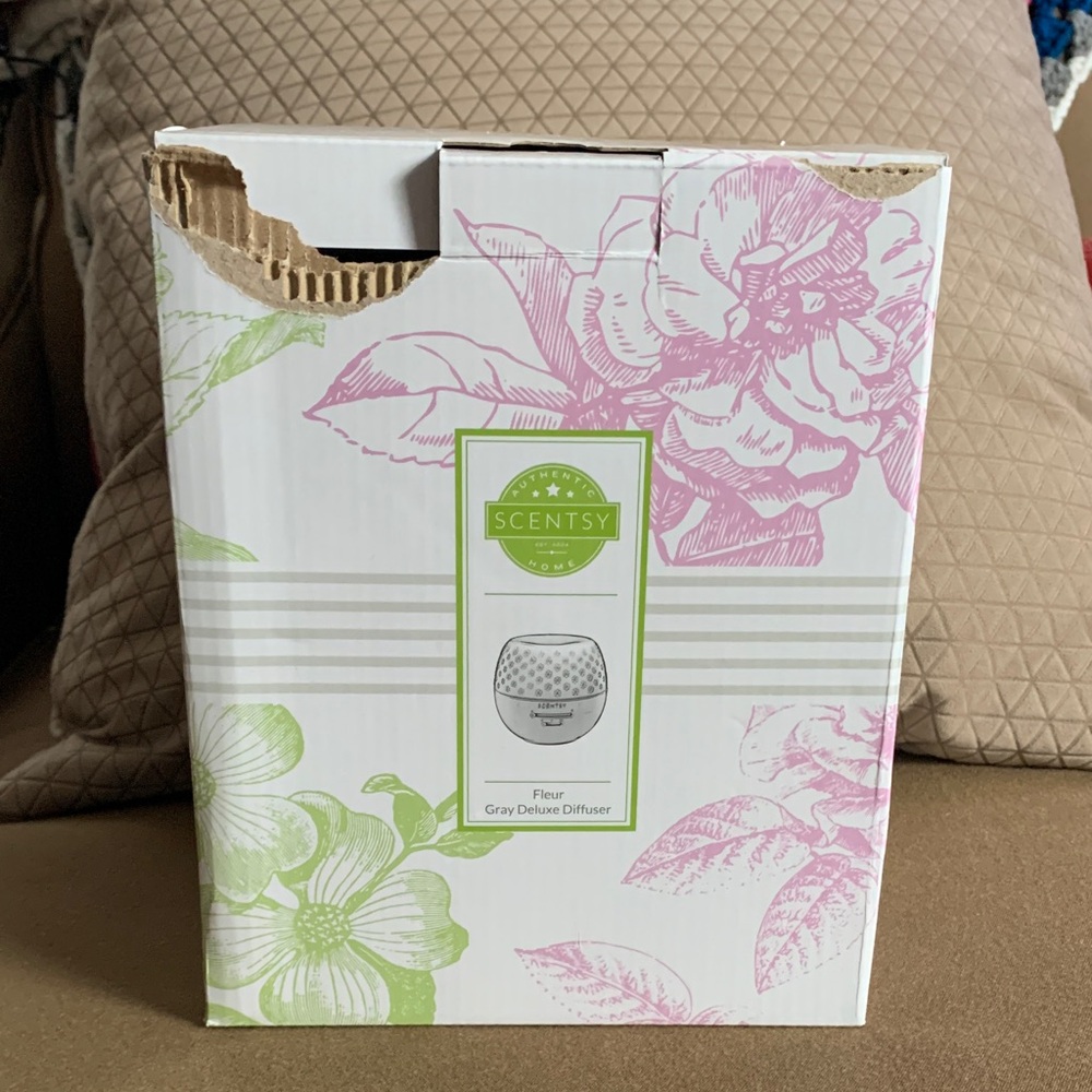 Authentic Scentsy Home Gray Deluxe Diffuser